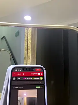 TiffanyyLam online show from 10-31-25, 11:22