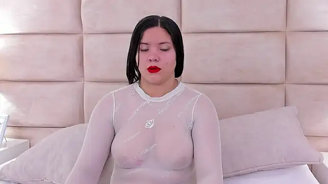 Snapshot of NahiaMonet chatting on 10-29-25, 10:28 NahiaMonet online show from 10-29-25, 10:28