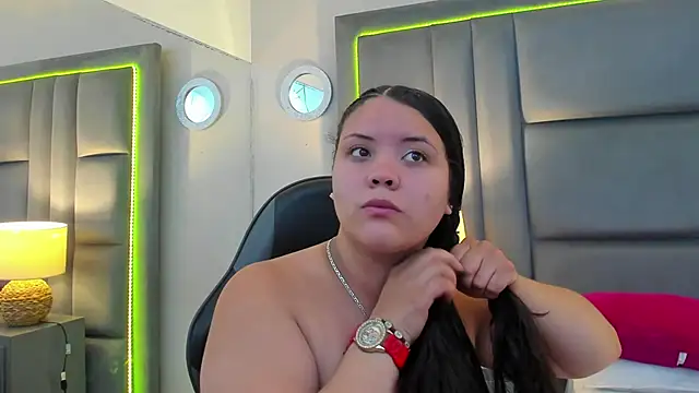 Snapshot of NahiaMonet chatting on 11-25-25, 11:43 NahiaMonet online show from 11-25-25, 11:43