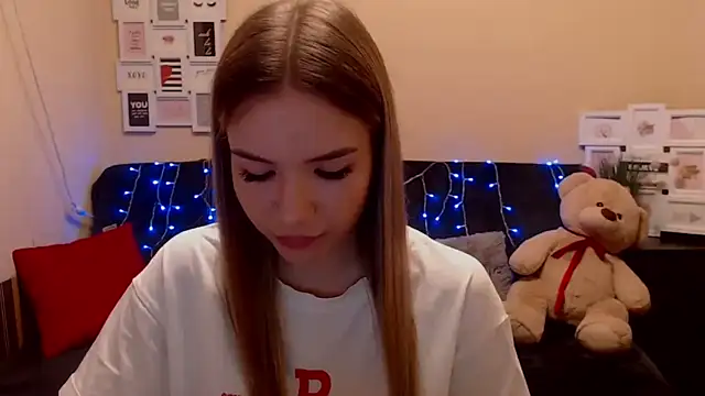 Snapshot of aSingleOne chatting on 02-15-26, 04:03 aSingleOne online show from 02-15-26, 04:03