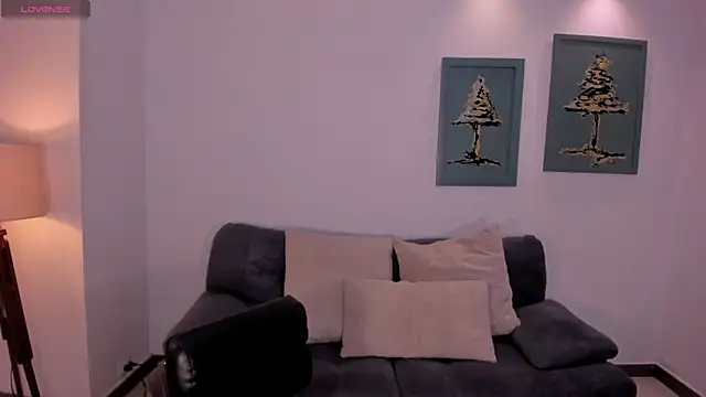 SussyBellX online show from 11-18-25, 07:29