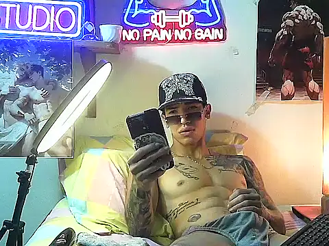 Strongcockfitness online show from 10-26-25, 04:29