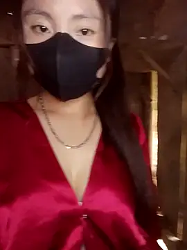 Snapshot of zozo-xx chatting on 12-15-25, 05:12 zozo-xx online show from 12-15-25, 05:12