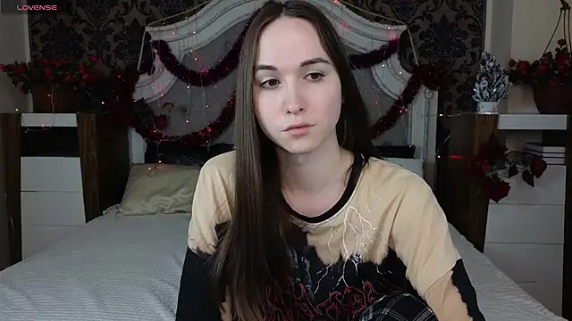 Angeel Kate online show from 12-23-25, 04:43