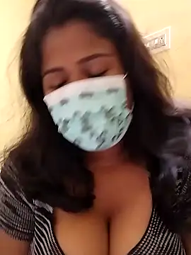 Snapshot of HAANNIAA chatting on 09-12-25, 06:08 HAANNIAA online show from 09-12-25, 06:08