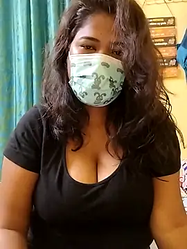 Snapshot of HAANNIAA chatting on 09-13-25, 03:45 HAANNIAA online show from 09-13-25, 03:45