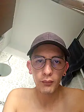 Snapshot of STEVAN_RXX chatting on 01-09-26, 08:21 STEVAN RXX online show from 01-09-26, 08:21