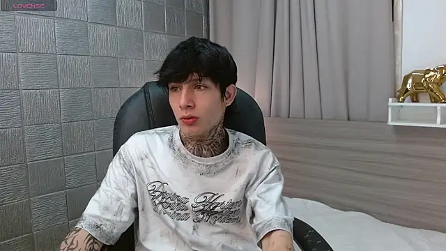 Iantwink18 online show from 02-09-26, 12:20