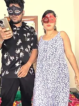 Snapshot of Family02 chatting on 09-15-25, 09:20 Family02 online show from 09-15-25, 09:20