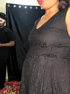 Snapshot of Family02 chatting on 10-24-25, 04:03 Family02 online show from 10-24-25, 04:03