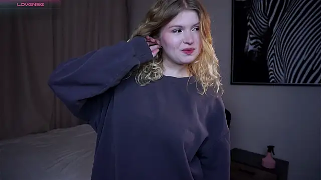 ShontaWasilko online show from 11-09-25, 05:33