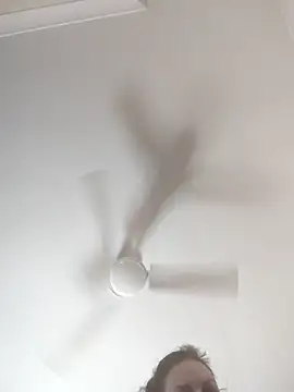 Snapshot of aussiepeaches chatting on 09-10-25, 02:06 aussiepeaches online show from 09-10-25, 02:06