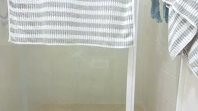 Snapshot of aussiepeaches chatting on 10-01-25, 01:06 aussiepeaches online show from 10-01-25, 01:06