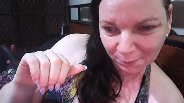 Snapshot of aussiepeaches chatting on 10-24-25, 01:57 aussiepeaches online show from 10-24-25, 01:57