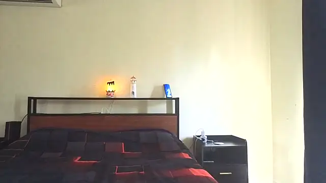 Snapshot of aussiepeaches chatting on 10-31-25, 12:55 aussiepeaches online show from 10-31-25, 12:55