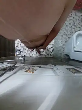 winter0cold  online show from 10-07-25, 11:29