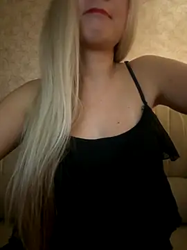 Snapshot of Nikihot__ chatting on 10-13-25, 09:59 Nikihot   online show from 10-13-25, 09:59