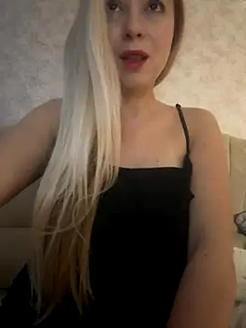 Snapshot of Nikihot__ chatting on 10-15-25, 06:57 Nikihot   online show from 10-15-25, 06:57