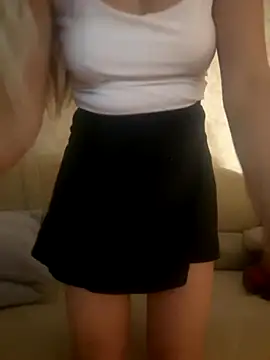 Snapshot of Nikihot__ chatting on 10-24-25, 10:28 Nikihot   online show from 10-24-25, 10:28