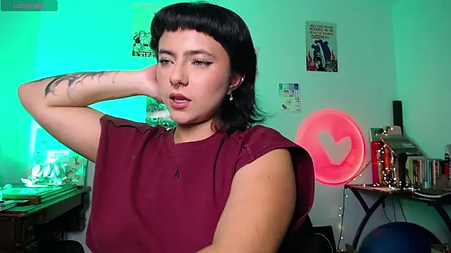 Snapshot of AlmaNanax chatting on 09-14-25, 11:15 AlmaNanax online show from 09-14-25, 11:15