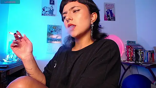 Snapshot of AlmaNanax chatting on 09-25-25, 02:04 AlmaNanax online show from 09-25-25, 02:04