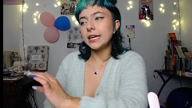 AlmaNanax online show from 12-18-25, 01:11