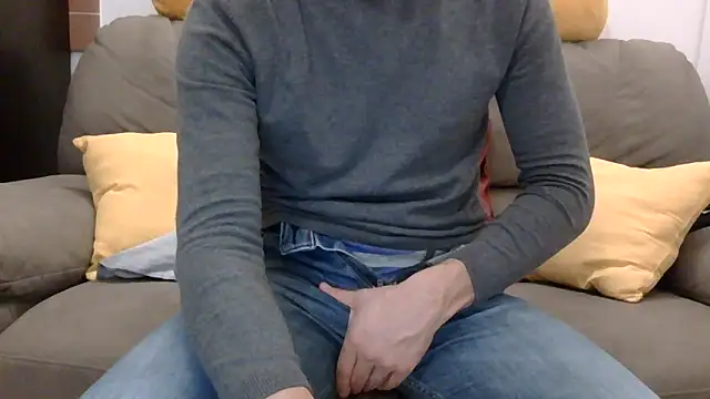 Amicisegreti online show from 11-30-25, 09:08