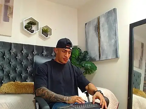 Snapshot of adrian_ray chatting on 10-07-25, 05:43 adrian ray online show from 10-07-25, 05:43