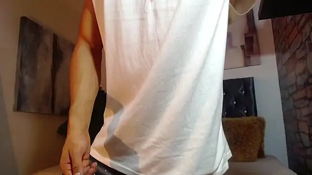 Snapshot of adrian_ray chatting on 10-10-25, 05:45 adrian ray online show from 10-10-25, 05:45