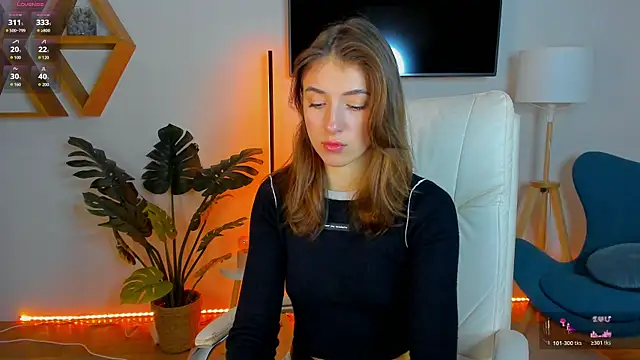 Snapshot of SweetVikki chatting on 02-09-26, 09:35 SweetVikki online show from 02-09-26, 09:35