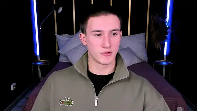 Snapshot of David__Diamond chatting on 10-17-25, 03:58 David  Diamond online show from 10-17-25, 03:58