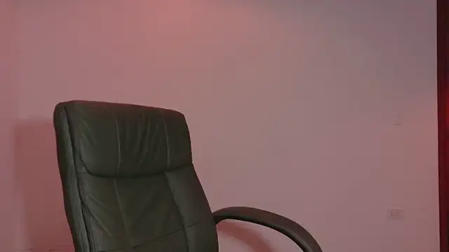 Olivia11  online show from 11-08-25, 12:16