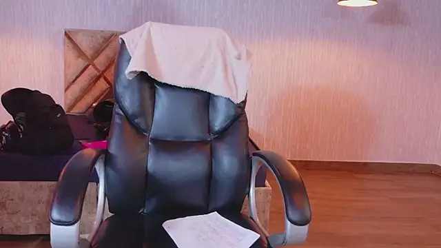 Olivia11  online show from 11-27-25, 11:23