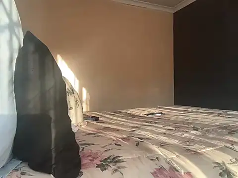 Cianda24 online show from 10-21-25, 03:46