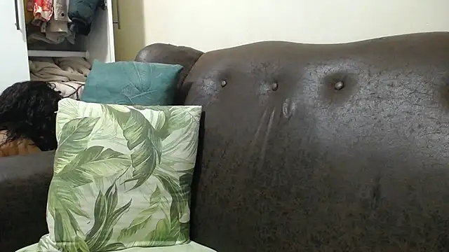 Snapshot of bustylaura4u chatting on 12-23-24, 12:03 bustylaura4u online show from 12-23-24, 12:03