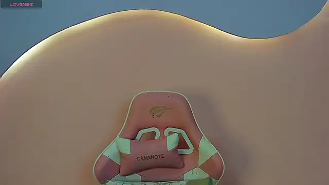 SkylerBloomm online show from 11-03-25, 03:41