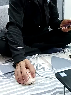 yazinyazin1 online show from 12-13-25, 09:09