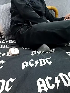 yazinyazin1 online show from 12-22-25, 07:49