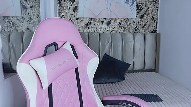 Snapshot of alissa_grace chatting on 09-15-25, 01:11 alissa grace online show from 09-15-25, 01:11