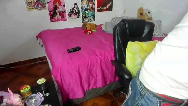 LovexJuxn  online show from 11-24-25, 04:40