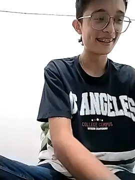 SantiagoRusso18 online show from 01-13-26, 09:42