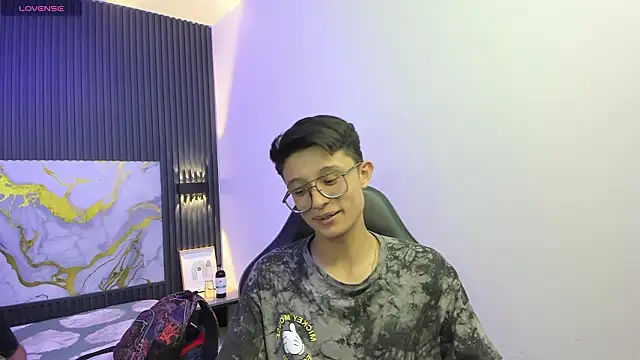 SantiagoRusso18 online show from 02-19-26, 07:54