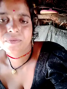Snapshot of Manvi_tyagi chatting on 09-10-25, 05:40 Manvi tyagi online show from 09-10-25, 05:40