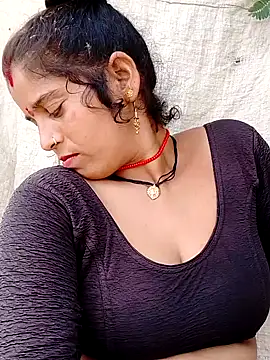 Snapshot of Manvi_tyagi chatting on 09-11-25, 06:35 Manvi tyagi online show from 09-11-25, 06:35