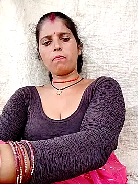 Snapshot of Manvi_tyagi chatting on 09-14-25, 08:13 Manvi tyagi online show from 09-14-25, 08:13
