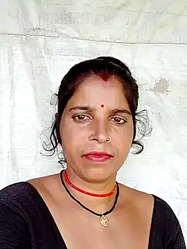 Snapshot of Manvi_tyagi chatting on 09-15-25, 09:20 Manvi tyagi online show from 09-15-25, 09:20