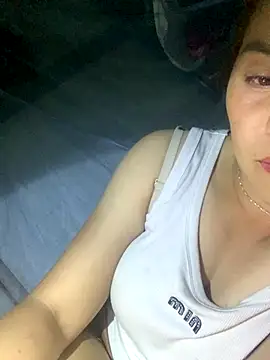 tuyetnhi-00 online show from 09-10-25, 03:12