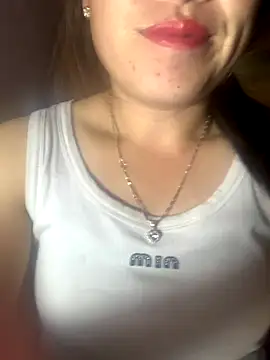 tuyetnhi-00 online show from 10-22-25, 08:19