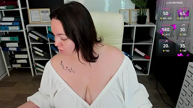 Snapshot of _feel_me_ chatting on 01-14-26, 01:33 feel me online show from 01-14-26, 01:33