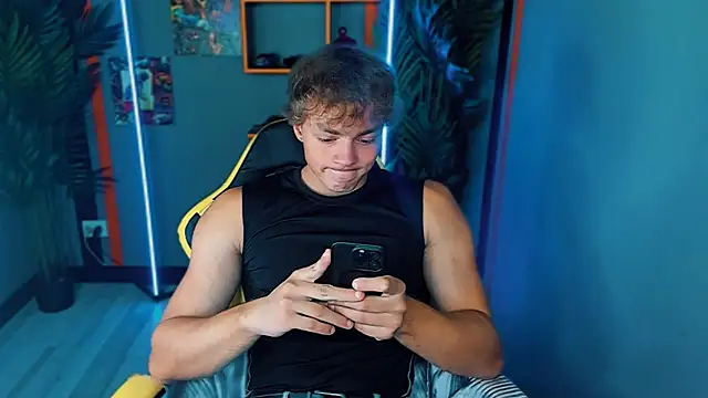 ChaseMuscular online show from 09-20-25, 10:27